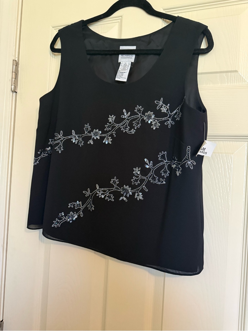 R&M Richards Black Sleeveless Beaded Floral Camisole